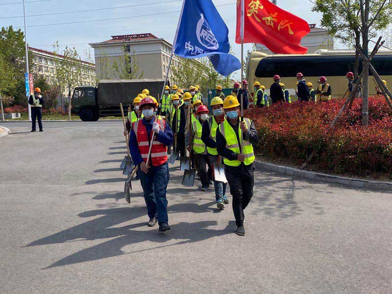 中铁建工集团山东公司驰援青岛小珠山火救灾，践行央企责任